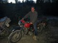 Gunter auf alten russischen Motorrad