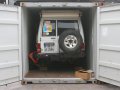 Landcruiser im Container