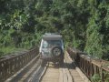 Landcruiser auf der Brücke in Tansania