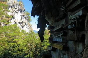 hängende Särge in Sagada (Philippinen)