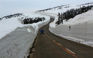 viel, sehr viel Schnee (Japan)